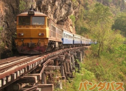 カンチャナブリ泰緬鉄道の旅「戦場にかける橋」をスピードボートと鉄道乗車で巡るツアー 第二次世界大戦博物館見学付き